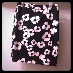 💵Black and White Floral Pencil Skirt
